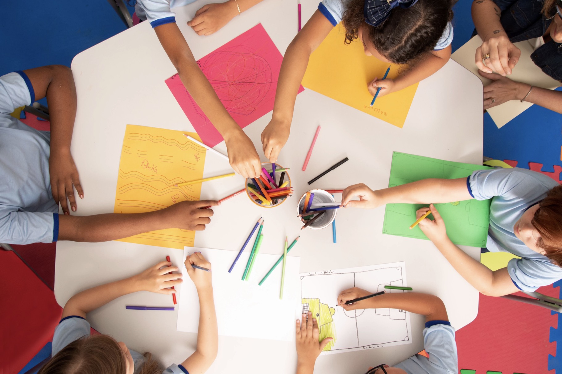 Com es paguen les despeses d'inici de curs escolar?